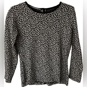 Vintage Women’s black and white Y2K leopard animal print sweater. Size M